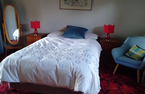 Raglan House | Family home, close to bush walks and central to Pyrenees wine trail.