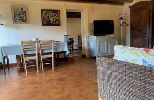 Yronde-et-Buron House | Family home close to forests, pastures and further afield to volcanoes and lakes