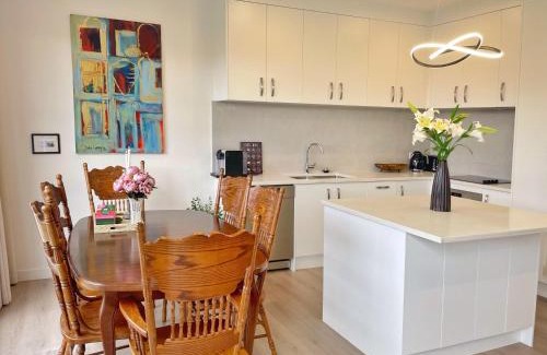 Sandringham House | Family Home in Central Auckland with Parking & Heat Pumps
