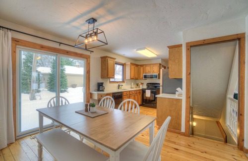 Beechwood House | Family Home Near Beaches & Downtown w/Foosball