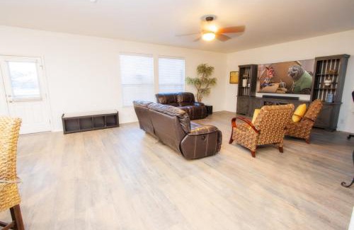 San Antonio House | Family Home ~Pool ~SeaWorld Nat'l Shooting Complex