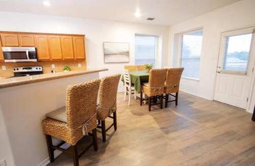 San Antonio House | Family Home ~Pool ~SeaWorld Nat'l Shooting Complex