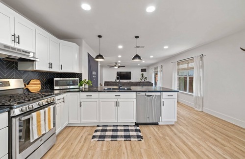 Cedar Park House | Family Home w/Hotub, Game Room Sleeps 10 & Pets