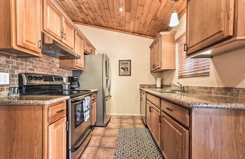Coyote Corridor House | Family Home - Walk to Golf Course & Park