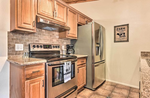 Coyote Corridor House | Family Home - Walk to Golf Course & Park