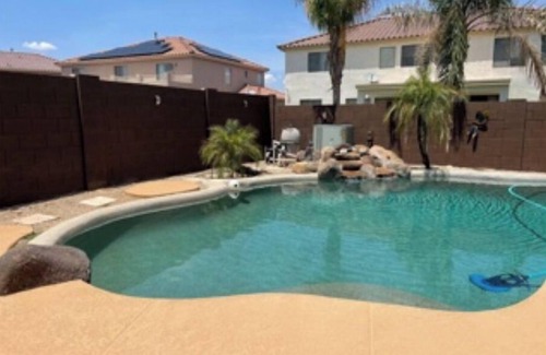 Litchfield Park House | Family Home with Pool, outdoor grill, and entertainment