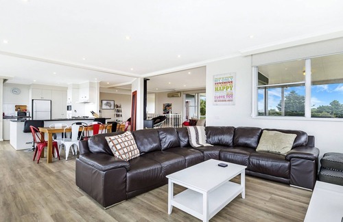Port Fairy House | Family home with East Beach views