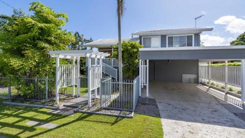 Banksia Beach House | Family Home With Pool and Guest House