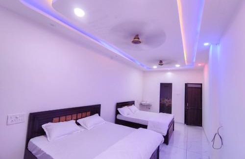 Rajpipla House | Family Homestay