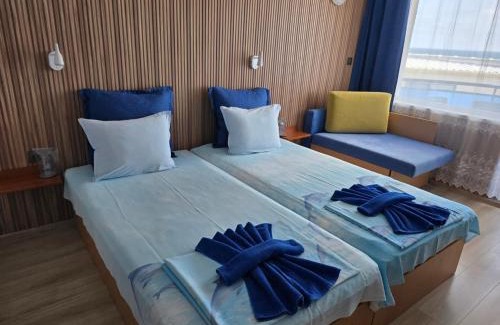 Tyulenovo Hotel | Family hotel Delfina