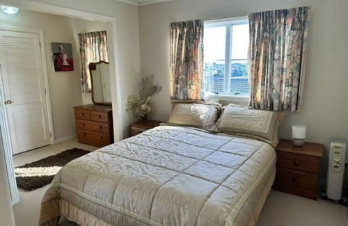 Somerville House | Family house in Auckland. golden area