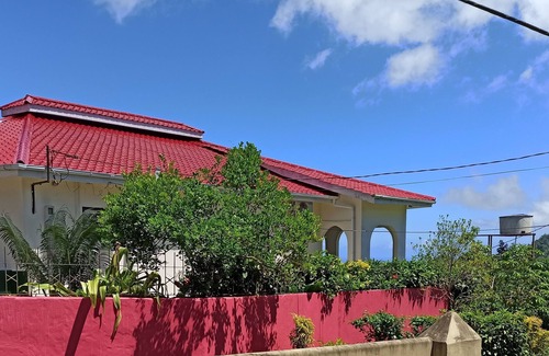 Mahe Island House | Family House