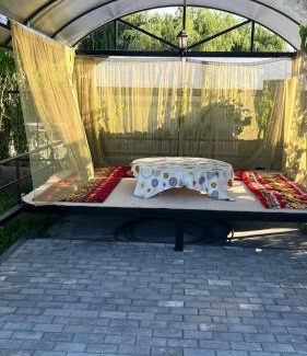 Kapchagay Bed & Breakfast | Family