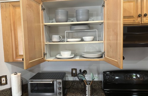 Fish Hawk House | Family Nook, cozy family vacation spot: large pool, close to Disney and beaches