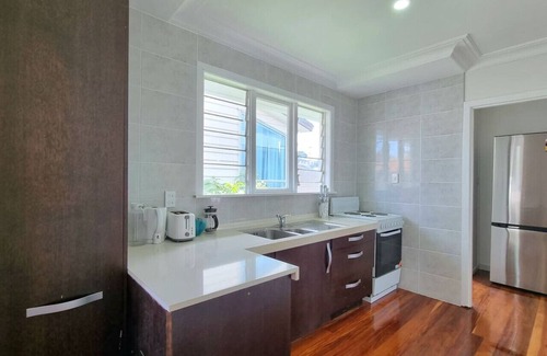 Hillsborough House | Family Gem in Hillsborough with Free Parking