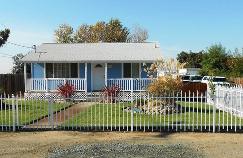 Oakley Cottage | Family or serious fisherman lodging and getaway - upscale, safe & comfortable