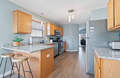 Westfield House | Family or Team Stay/5 Min. to Grand Park/Gas Grill