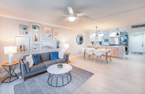 Satellite Beach Condo | Family & Pet-Friendly Oceanfront Retreat – Steps to the beach & Pool 🏝️🐾