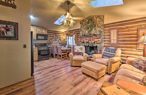 Pinetop-Lakeside Cabin | Family & Pet Friendly: Rustic Lakeside Cabin