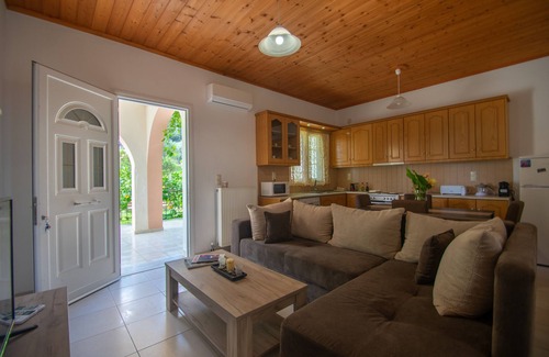 Lithakia Apartment | Family Private Homes with Sea View