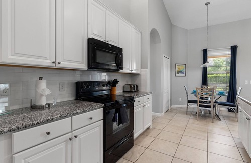 Briargrove House | FAMILY Resort Home Near Disney & Universal - Private SW Facing Pool + Game Room