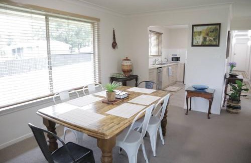 Tenterfield House | Family Retreat in Central Tenterfield