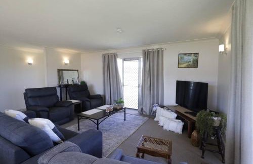 Tenterfield House | Family Retreat in Central Tenterfield