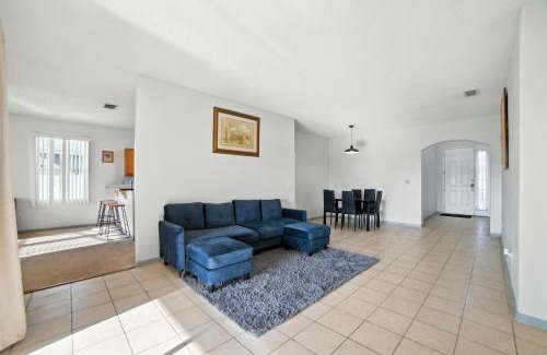 Sunset Ridge House | Family Retreat with Private Pool near Disney! residence