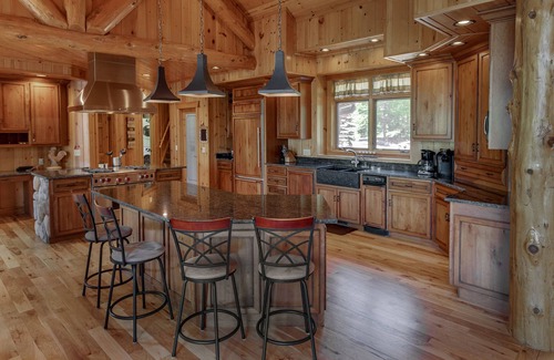 Longville Cabin | Family reunions at a large log cabin, lodge, family reunions, lake front