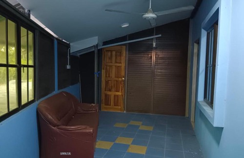 Semporna House | Family Room (Pakej H)