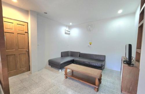 Ban Chang Apartment | Family room