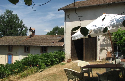 Ambert Apartment | Family-run gîte located in the countryside near a tourist town.