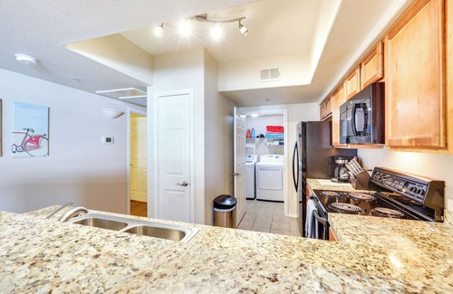 North Scottsdale Condo | Family Scottsdale Condo: Access to Pool & Hot Tub