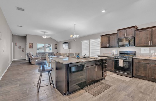 Socorro House | Family size home 5 minutes to I-10, shops, and food places!