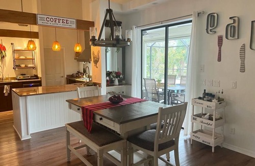 Pine Valley House | family size house lake view, with pool and pet friendly