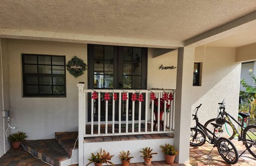 Pine Valley House | family size house lake view, with pool and pet friendly