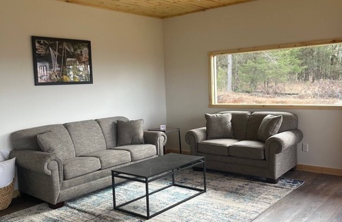 Clarksville Cabin | Family-sized cabin with an amazing view & firepit-