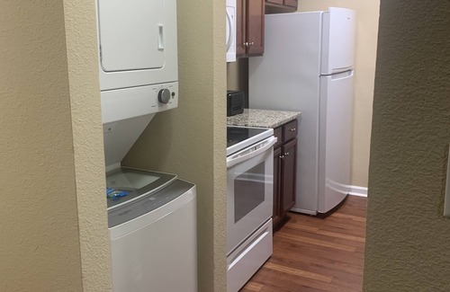 Berkeley House | Family sized resort townhouse sleeps 12. Great amenities. Near attractions.