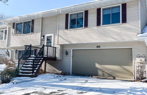 Brooklyn Park House | Family-Sized Townhome near Minneapolis!
