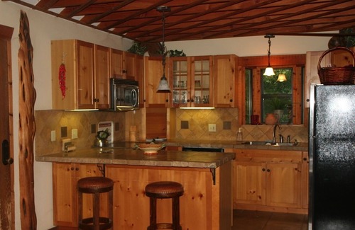 Lake Austin Village House | Family Staycation Paradise -Lake Austin Waterfront:Volleyball, Kayaks, Hiking