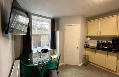 Kemptown Apartment | Family Studio Ensuite