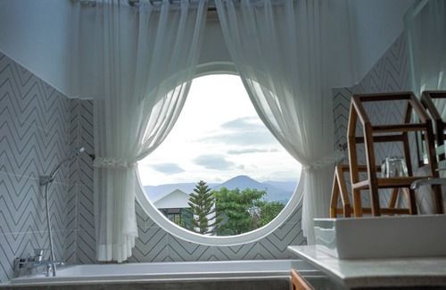 Kampot Resort | Family Suite Pool View