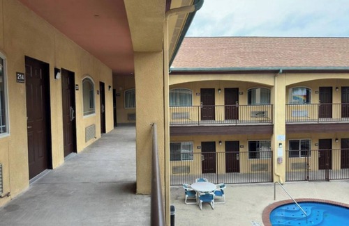 Edinburg Apartment | Family Suite