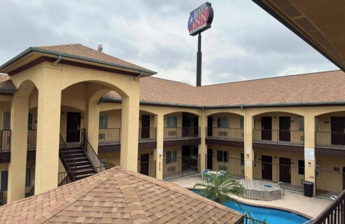Edinburg Apartment | Family Suite