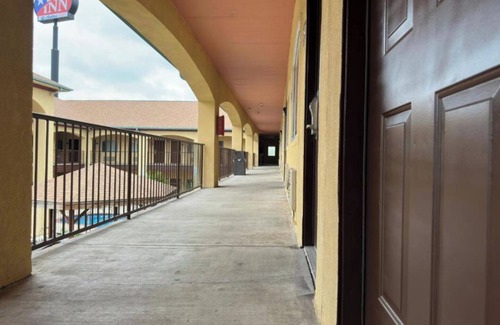 Edinburg Apartment | Family Suite
