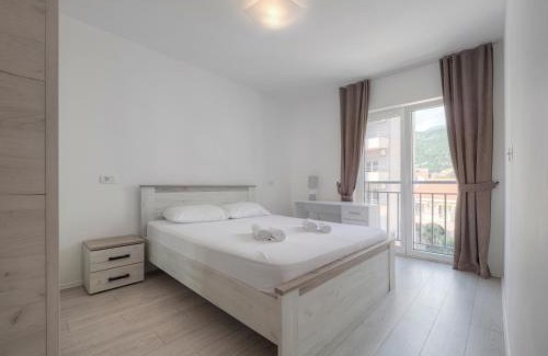 Maini Apartment | Family Three bedroom Apartment Brando