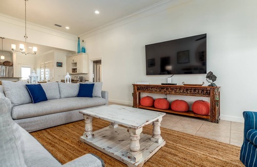 Dauphin Island House | Family Tides | Thanksgiving Opening. Heated Pool