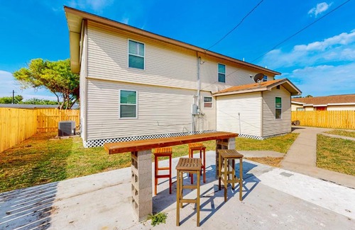 Port Isabel House | Family Tides
