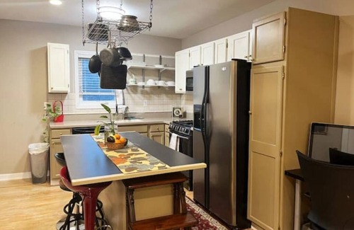 Northbrook Apartment | Family union get together