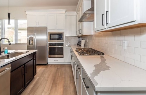 West Bloomfield Condo | Family-sized luxury home in the heart of West Bloomfield